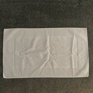 The Turkish bath mat Lexi Bath Mat white 20 x 32. The Turkish towels company